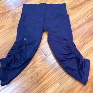 Lululemon, Dark Purple, scrunch at the bottom, Seamless, Crop Leggings